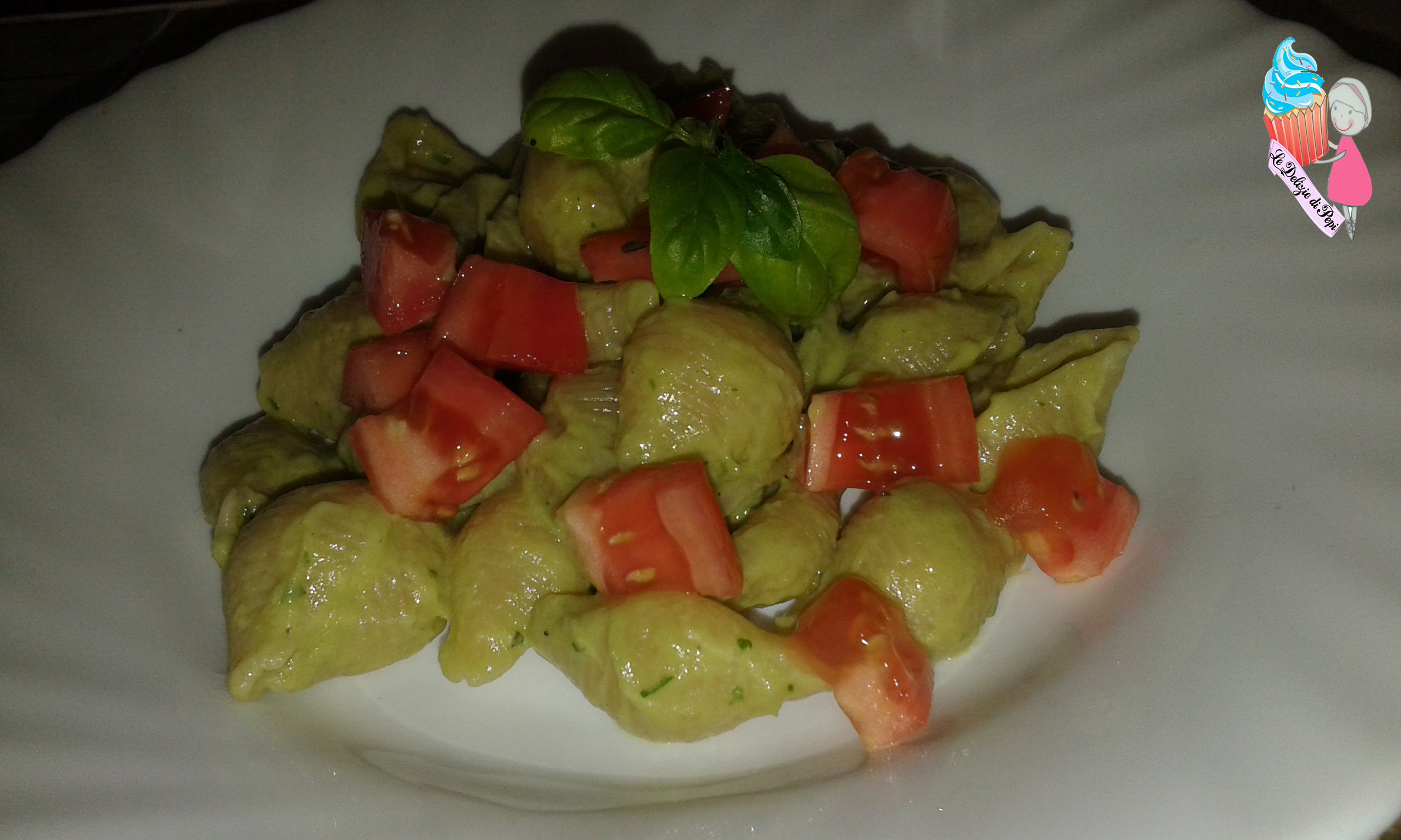 Pasta con crema di avocado