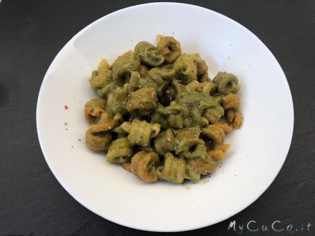 Pasta con crema di broccoli fatta con cuco moulinex