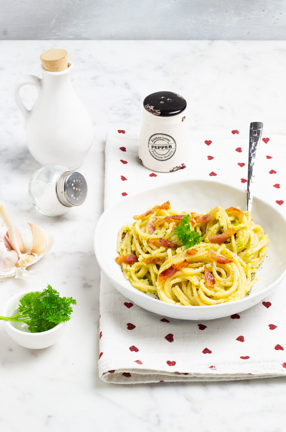 Pasta con crema di fave e guanciale