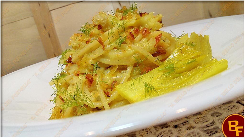 Pasta con crema di finocchi e pane tostato