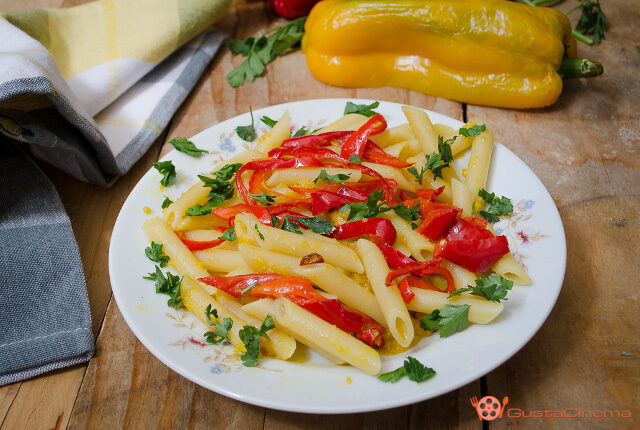 Pasta con crema di peperoni allo zenzero e curcuma