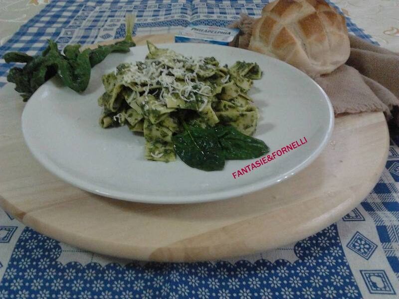 Pasta con crema di spinaci e ricotta