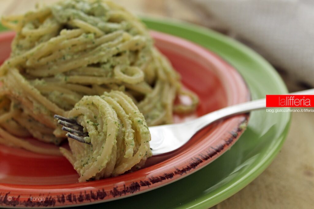 Pasta con crema di zucchine e ricotta