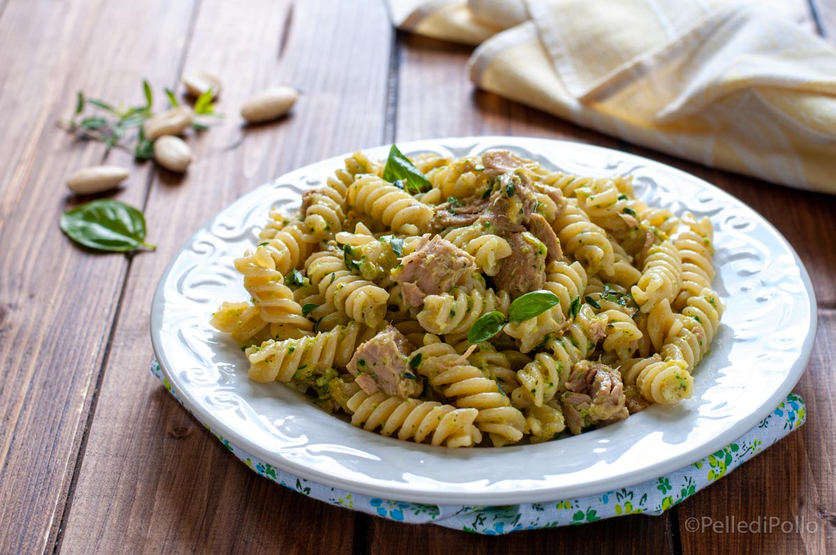 Pasta con crema di zucchine e tonno