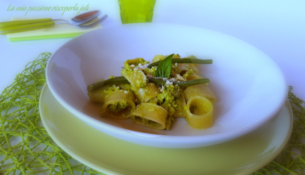 Pasta con fagiolini e mandorle bianche