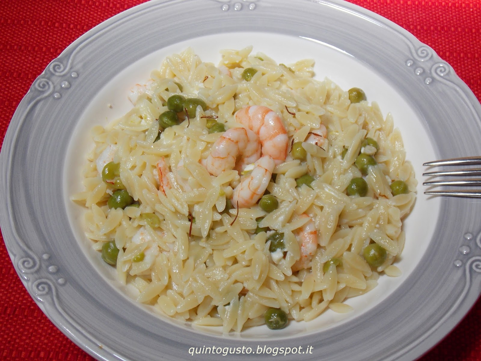 Pasta con gamberetti e piselli