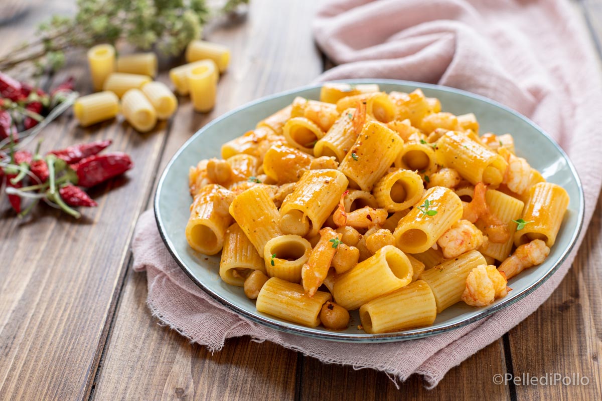 Pasta con gamberi e ceci
