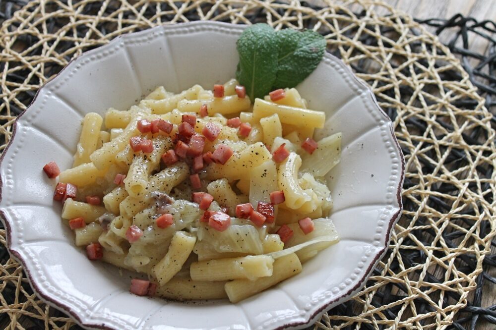 Pasta con i finocchi? proposta saporita: finocchi, acciughe e cotto