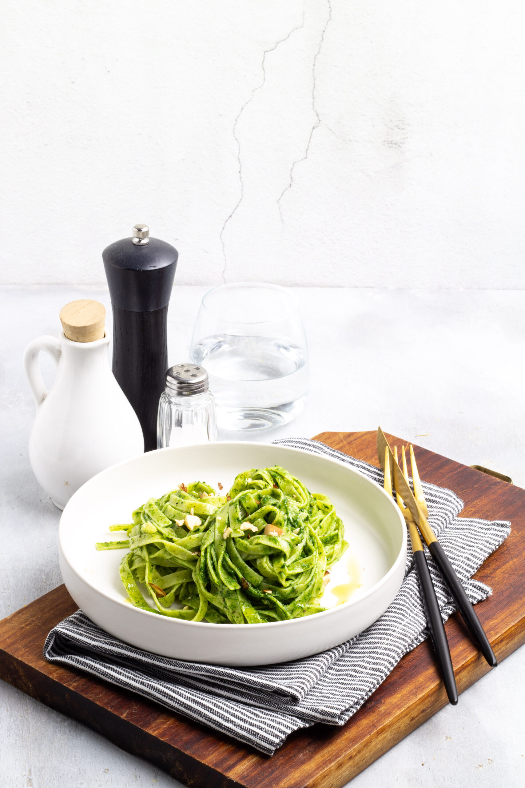 Pasta con il pesto di ortiche