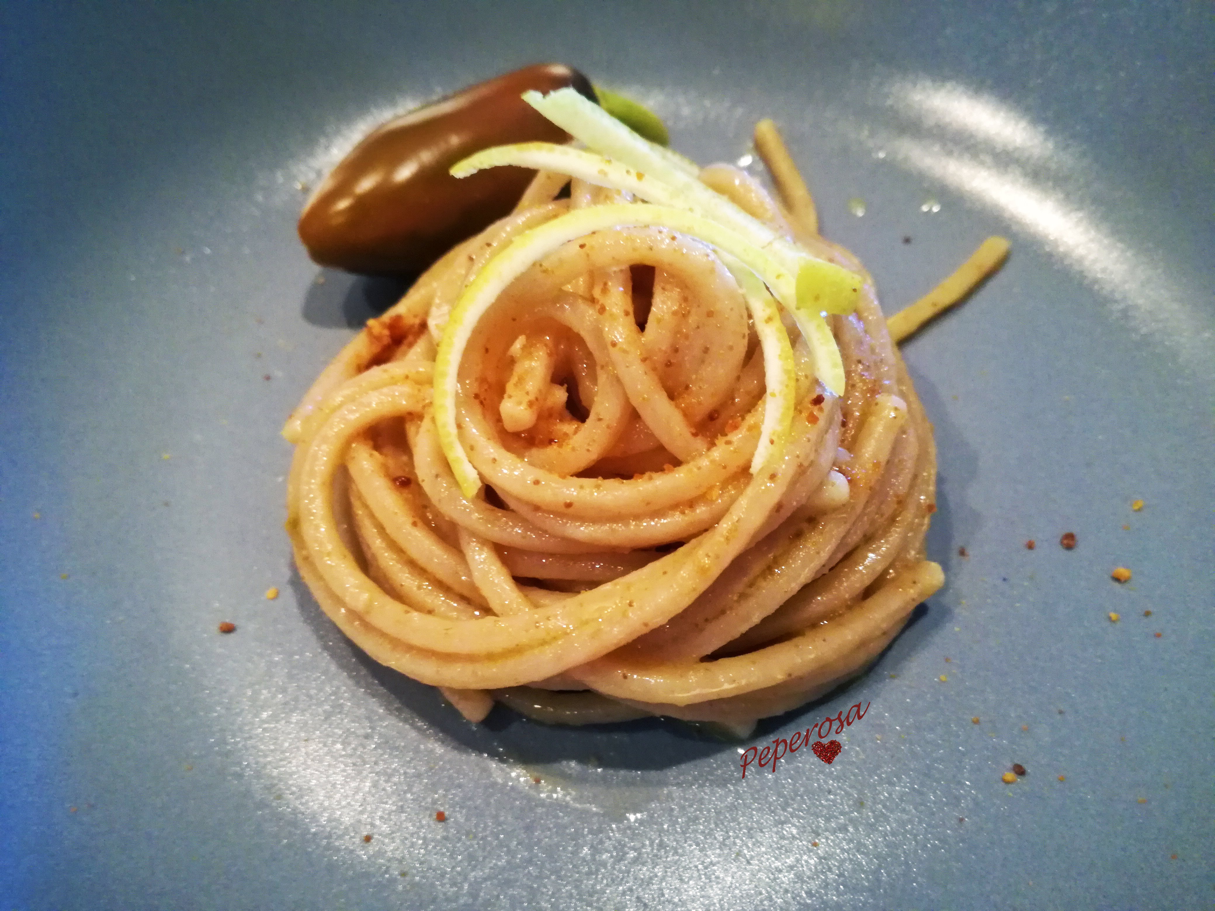 Pasta con la bottarga al limone