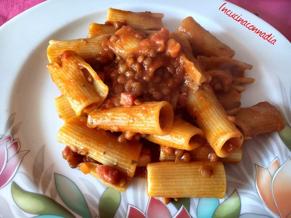 Pasta con lenticchie e pancetta