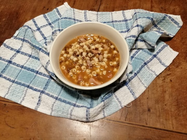 Pasta con lenticchie e zampone