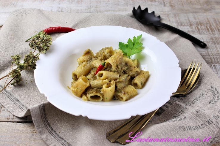 Pasta con melanzane cremose