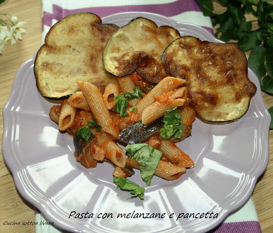 Pasta con melanzane e pancetta