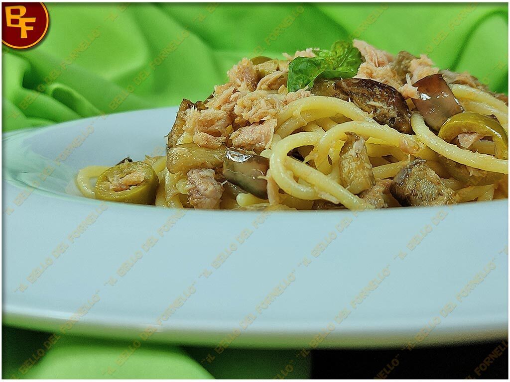 Pasta con melanzane tonno e olive – senza glutine