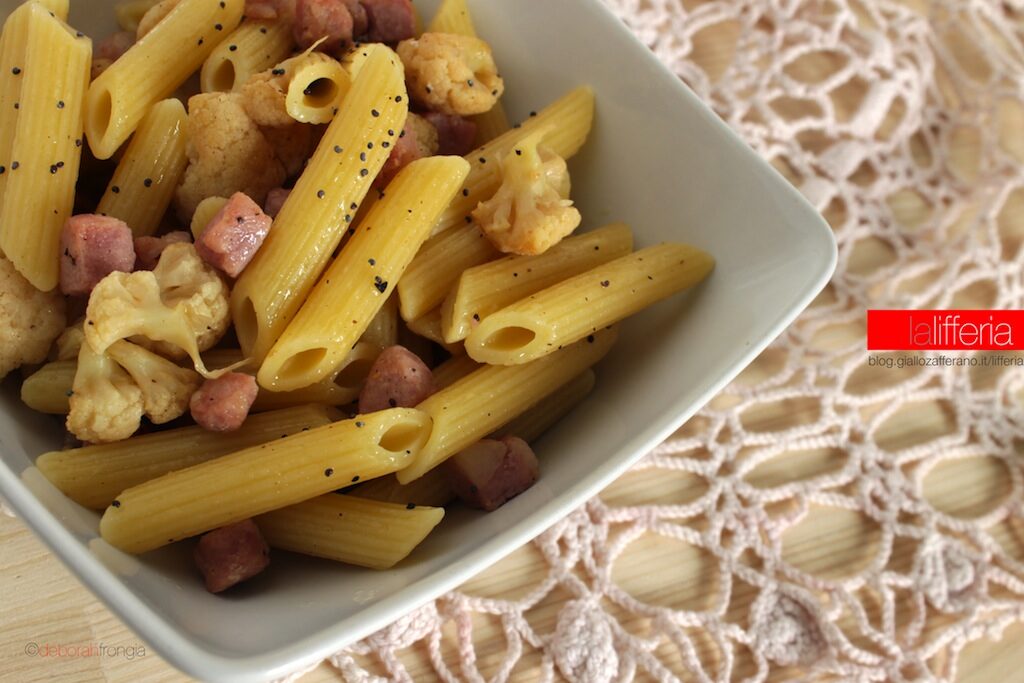 Pasta con pancetta e cavolfiore