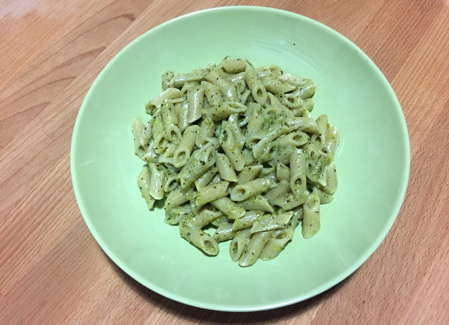 Pasta con pesto di pistacchio veloce