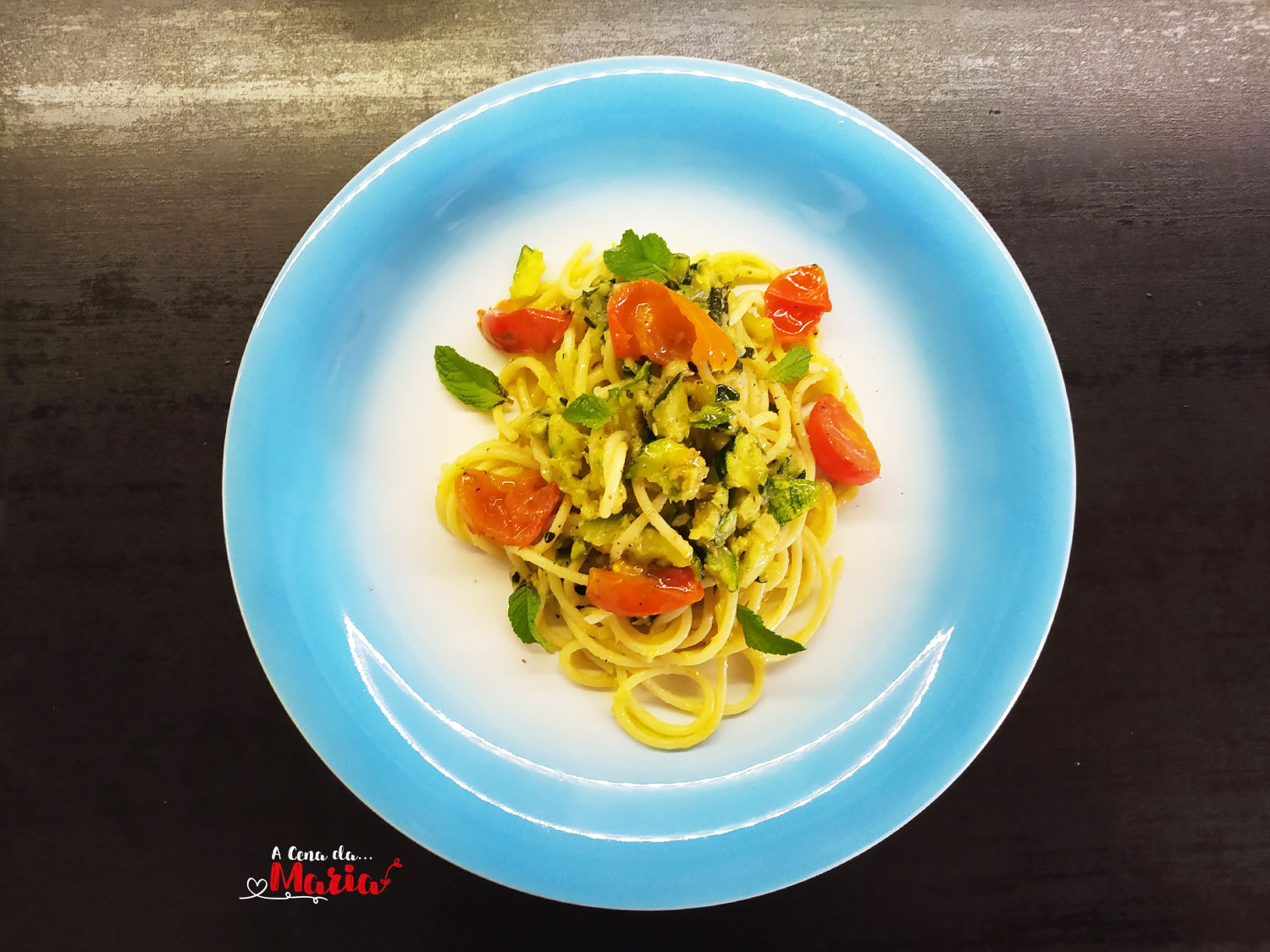 Pasta con pesto di zucchine e menta
