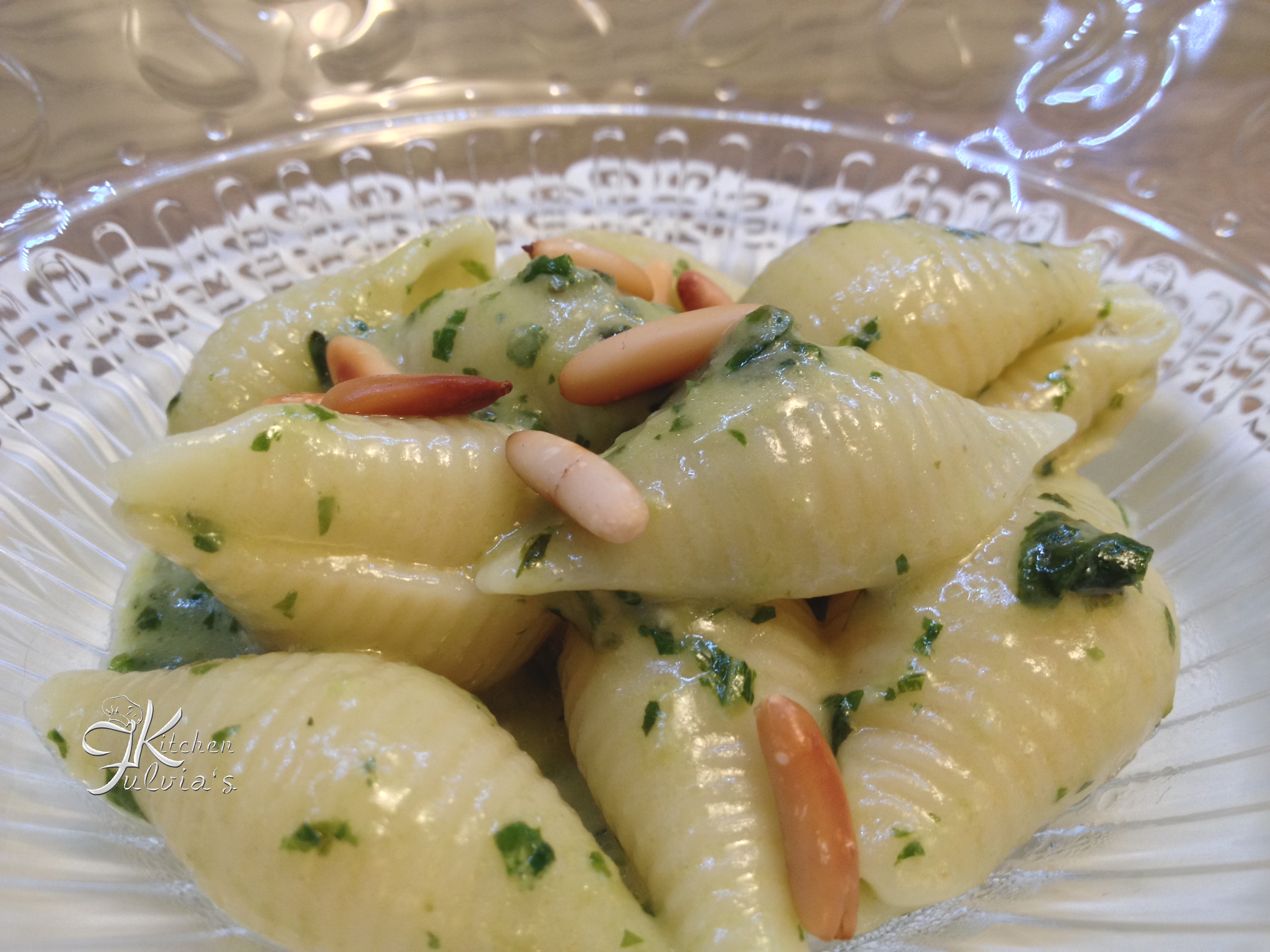 Pasta con pesto e gorgonzola