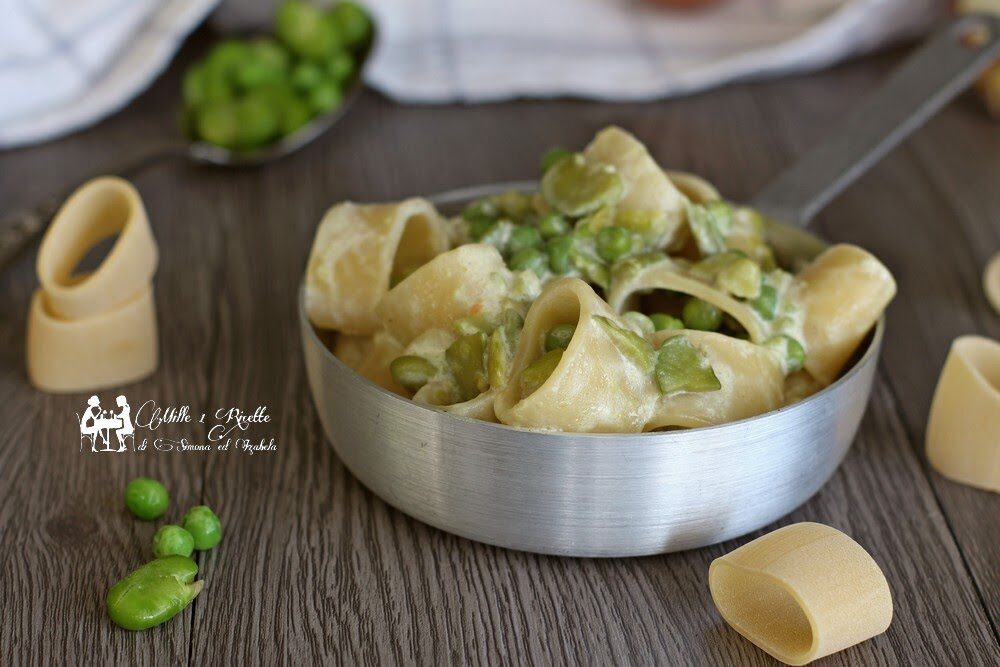 Pasta con piselli e fave fresche