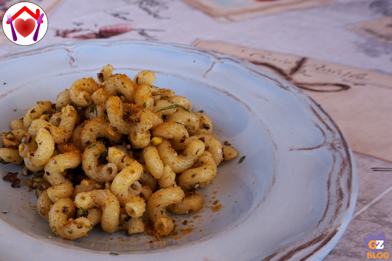 Pasta con pistacchi e bottarga