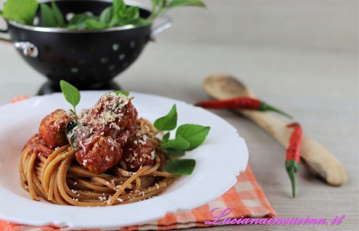 Pasta con polpette vegetariane