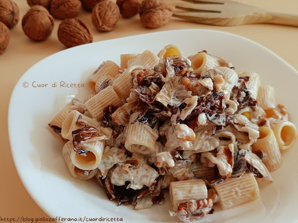 Pasta con radicchio e noci