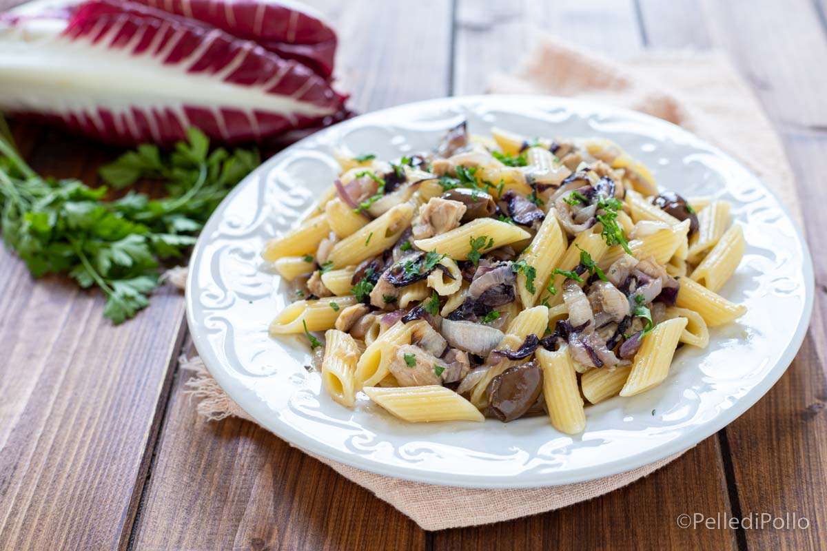 Pasta con radicchio e tonno