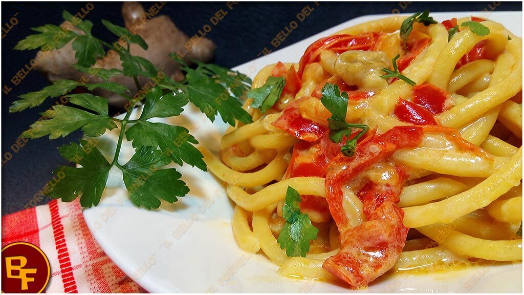 Pasta con salsa di peperone e ricotta allo zenzero