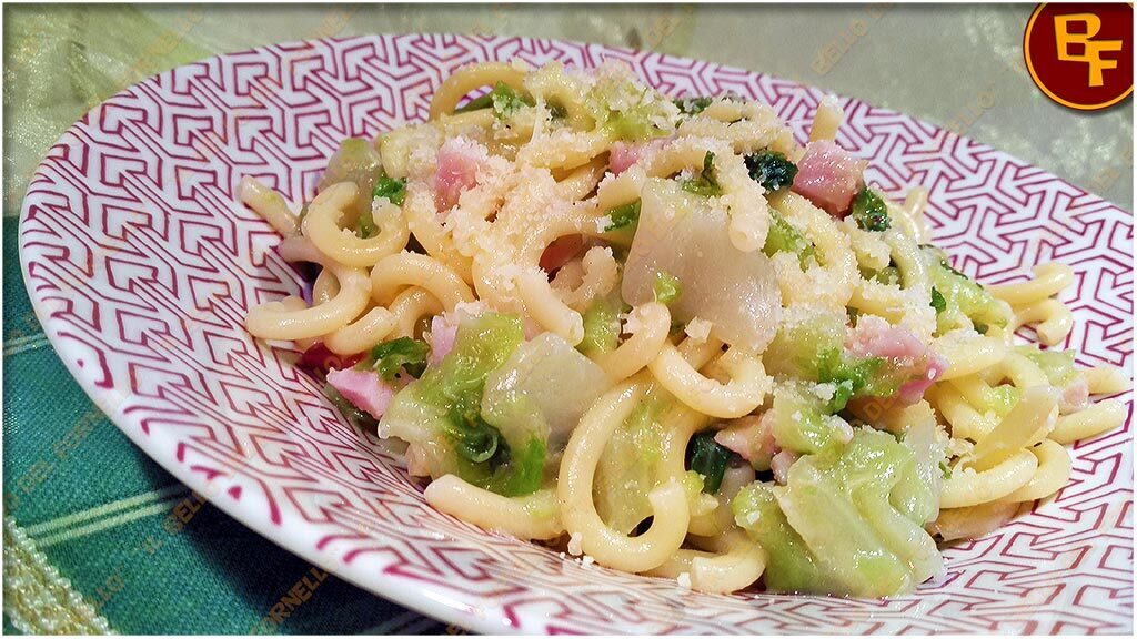Pasta con scarola e prosciutto cotto