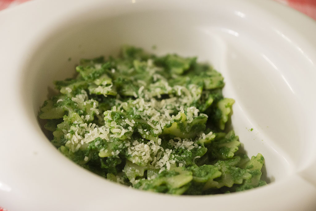 Pasta con spinaci, ricotta e prosciutto cotto