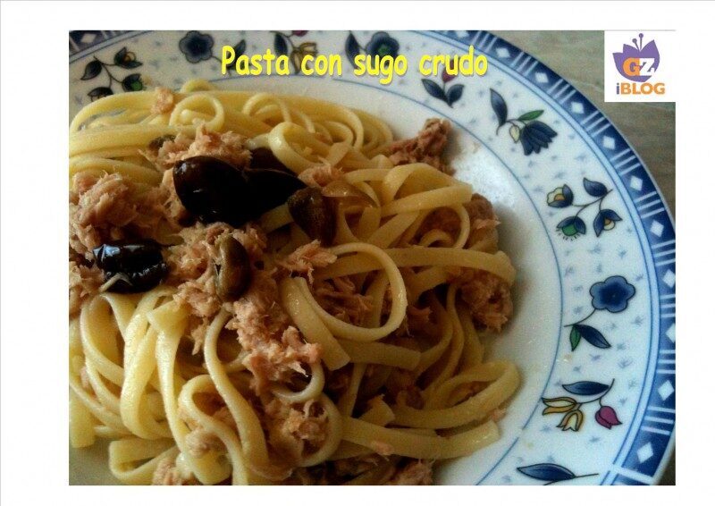 Pasta con sugo crudo