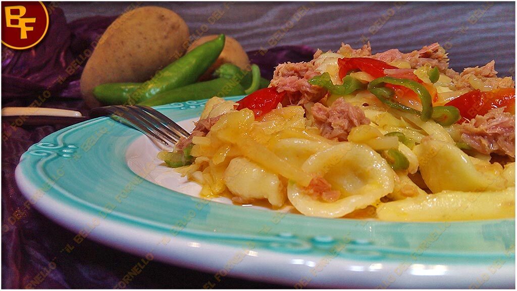 Pasta con tonno peperoni e patate