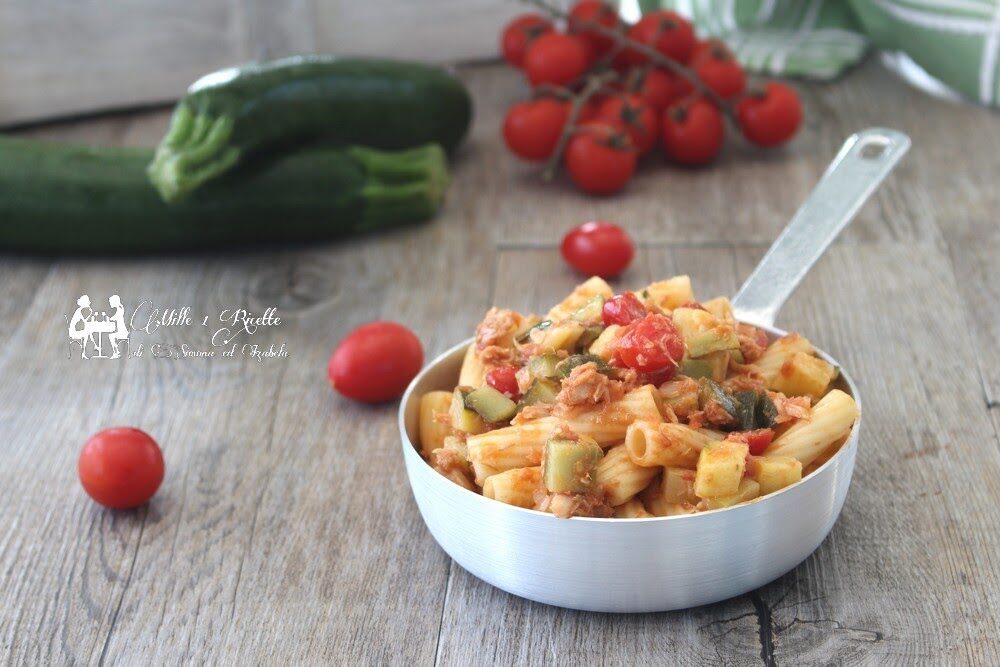 Pasta con tonno,zucchine e pomodorino