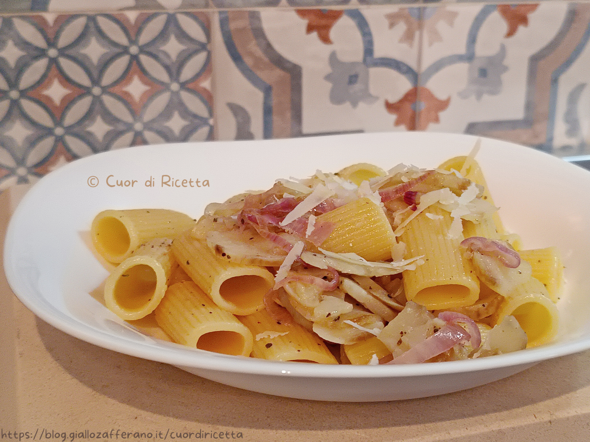 Pasta con topinambur, limone e salvia