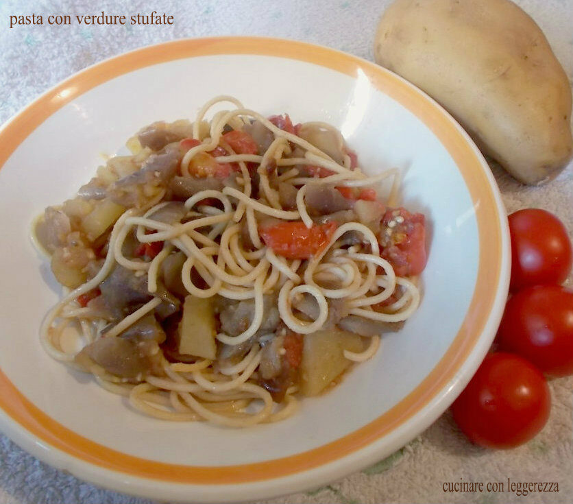 Pasta con verdure stufate