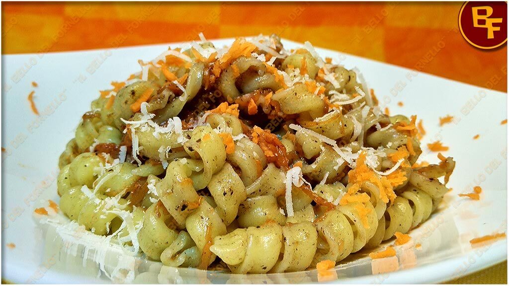 Pasta con zucca e pesto di olive nere
