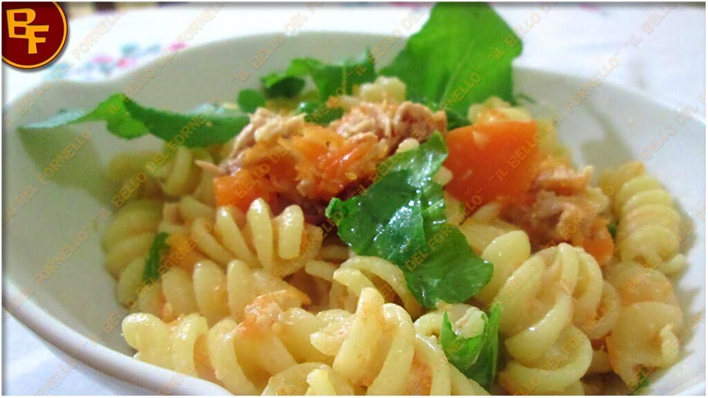 Pasta con zucca gialla e tonno