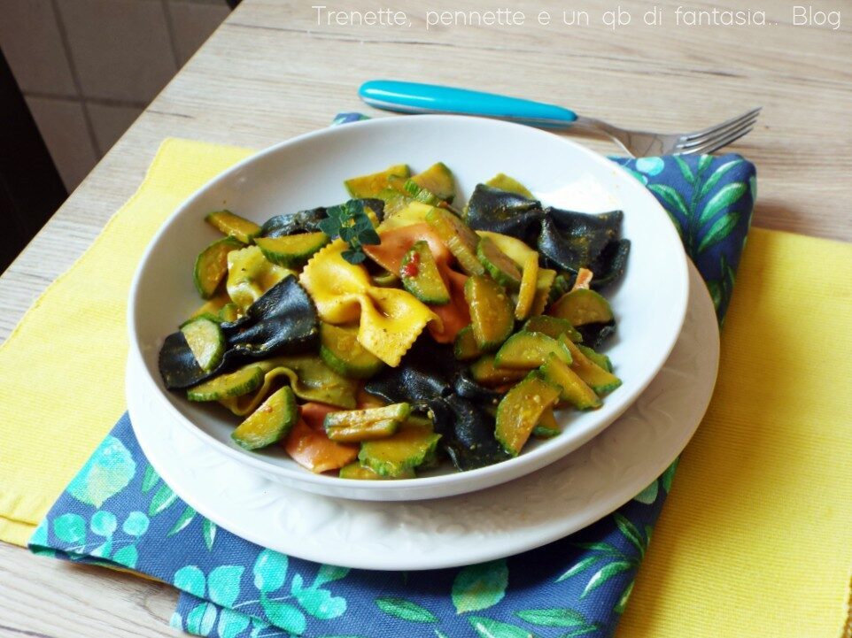 Pasta con zucchine e curry