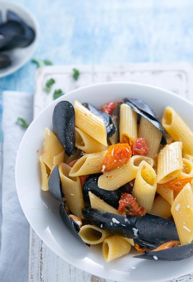 Pasta cozze e pomodori confit