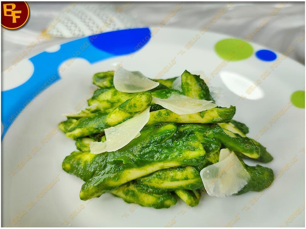 Pasta cremosa con spinaci e ricotta