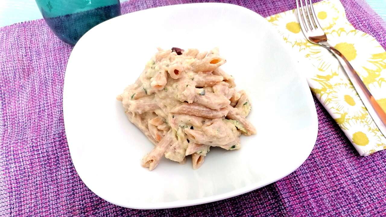 Pasta cremosa con tonno e zucchine