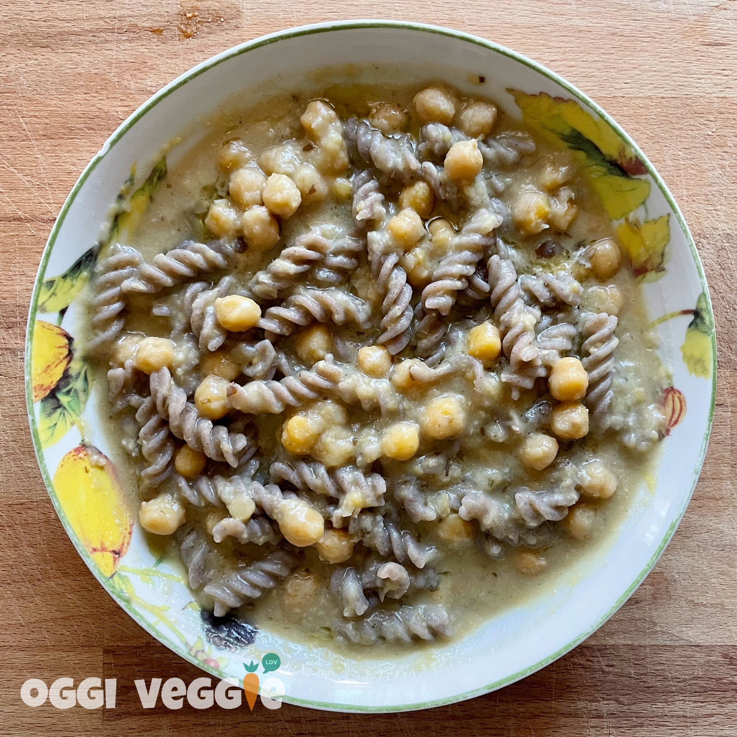 Pasta di grano saraceno con crema di ceci e alga kombu