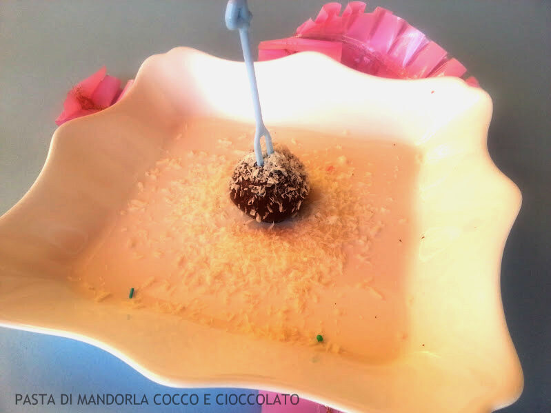 Pasta di mandorla cioccolato e cocco