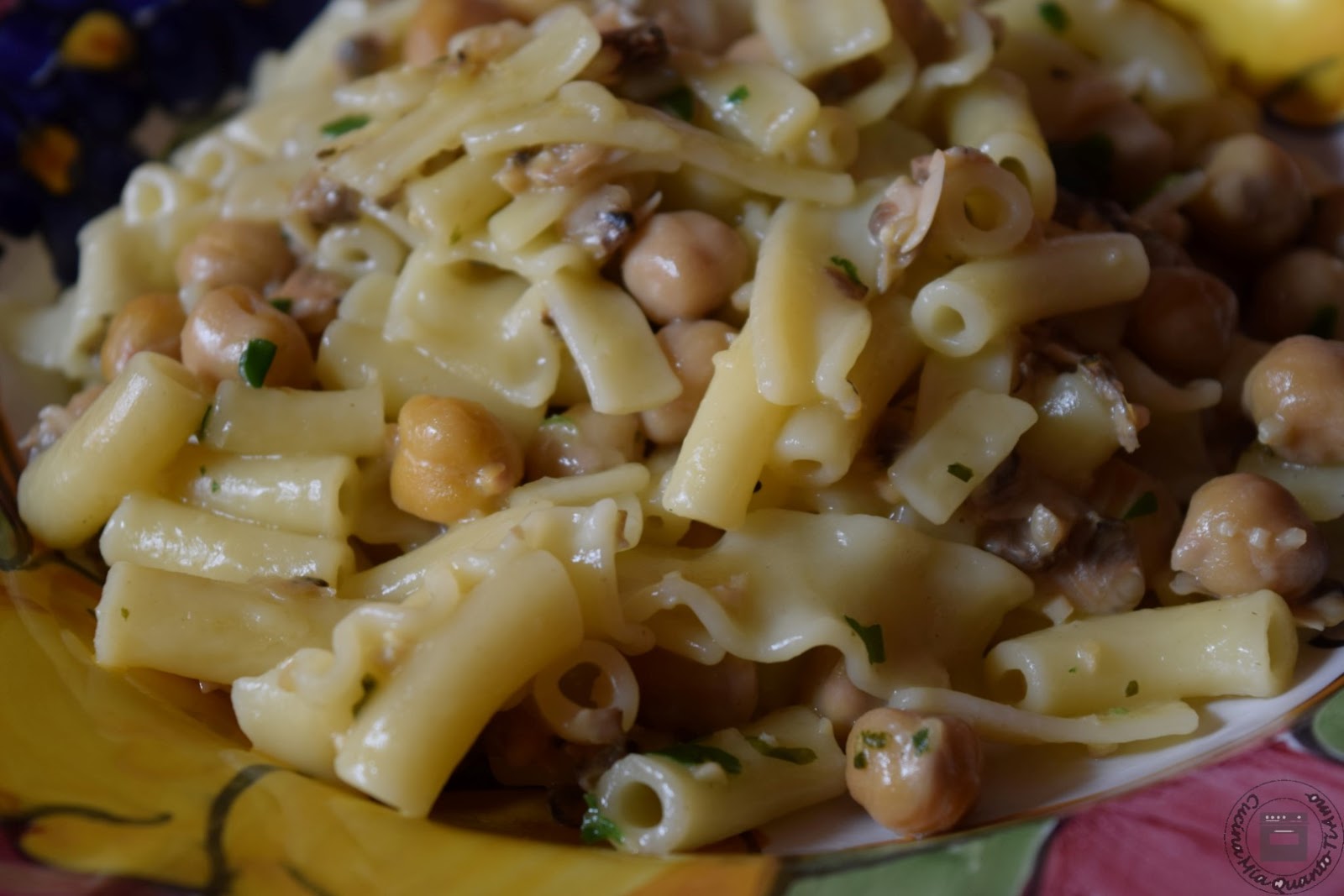 Pasta e ceci con vongole