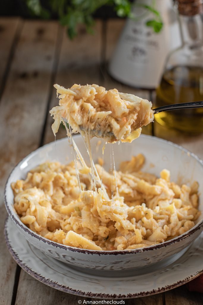 Pasta e patate con provola: ricetta napoletana