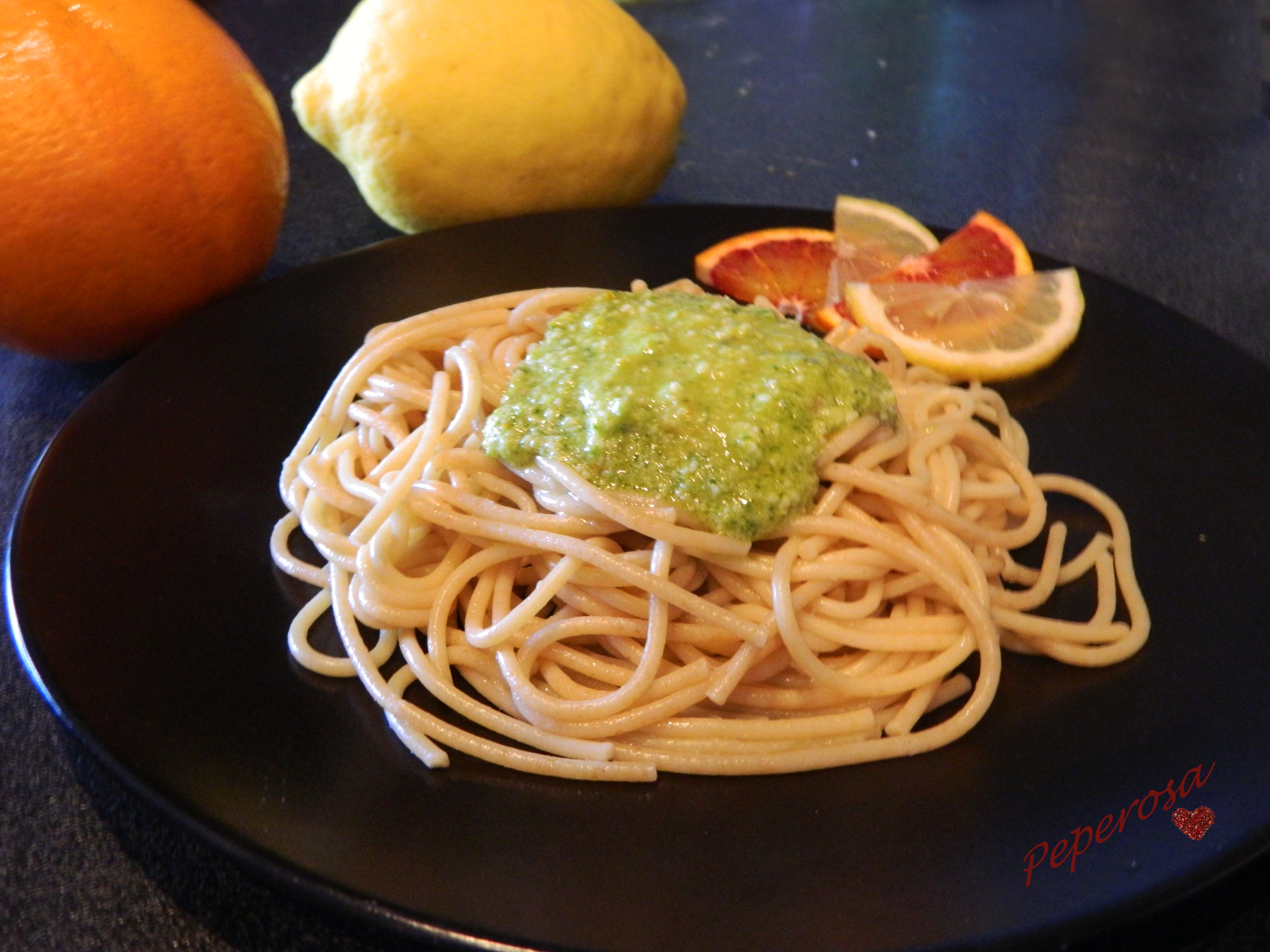 Pasta estiva al pesto di agrumi