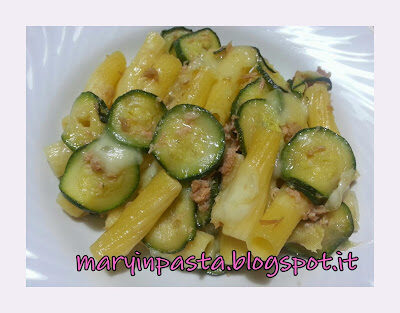 Pasta filante con tonno e zucchine
