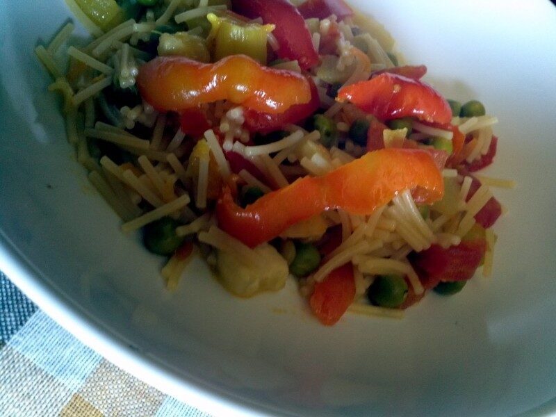 Pasta fili d’oro, peperone zucca verde piselli curcuman.