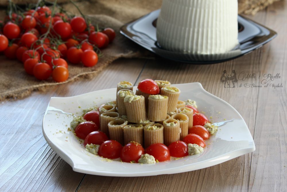 Pasta fredda con mousse di ricotta e pistacchio
